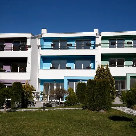 Stayinn Rainbow Houses Bed & Breakfast